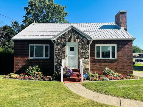 3921 W Ridge Rd, Millcreek, PA 16506