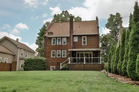 35 E Smith St, Corry, PA 16407 photo 2