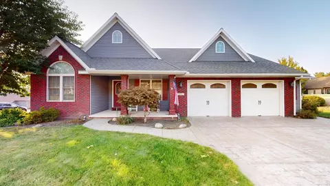 4352 Maple Grove Dr, Erie, PA 16510
