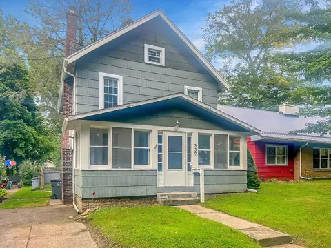 339 Shorehaven Dr, Erie, PA 16505