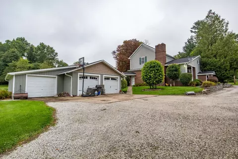 141 Worth St, Corry, PA 16407 photo 4