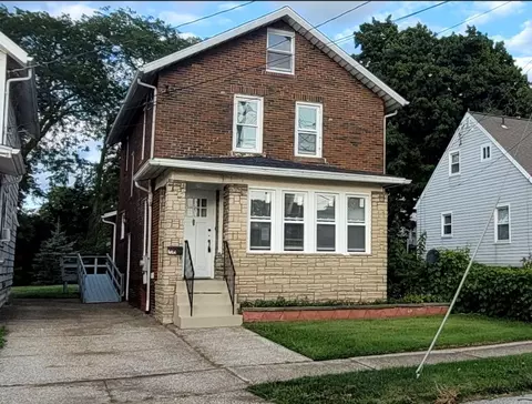 2045 Bird Dr, Erie, PA 16510