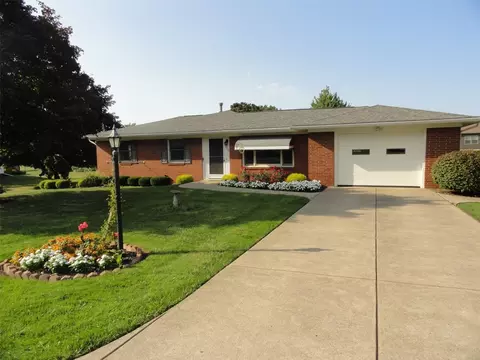3742 Crestwood Dr, Erie, PA 16510