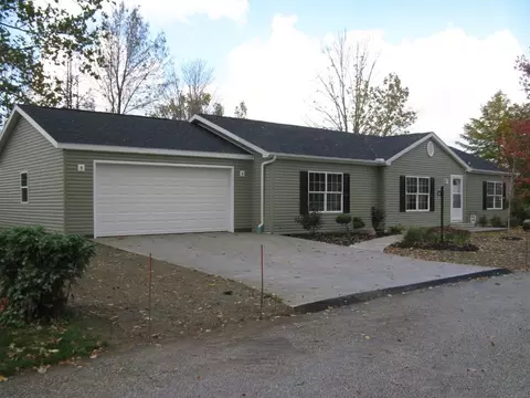 924 Burgundy Bnd, Girard, PA 16417