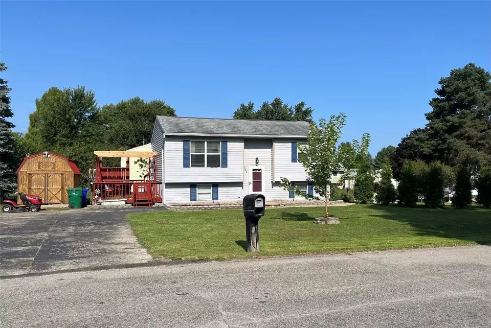  5564 Sunnybrook Dr, Girard, PA 16417 photo 3