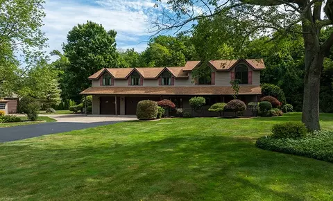 1713 Grist Mill Dr, North East, PA 16428
