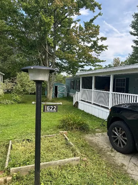 1622 Glenhaven Ln, Erie, PA 16509