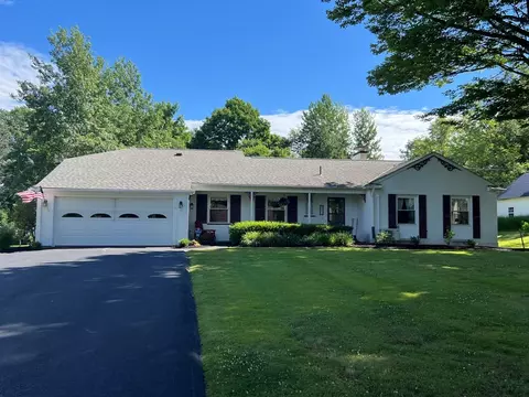 975 Maple Ln, Meadville, PA 16335