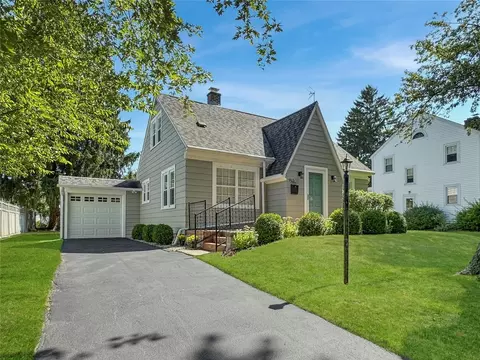 915 Ardmore Ave, Erie, PA 16505