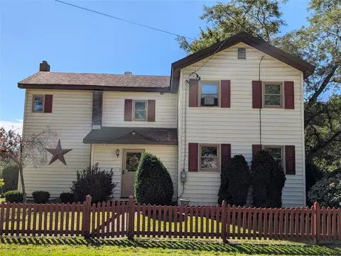 39501 Centerville Rd, Centerville, PA 16404
