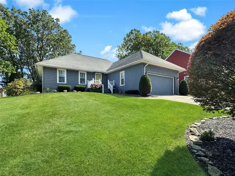 3811 Pinelawn Dr, Erie, PA 16506
