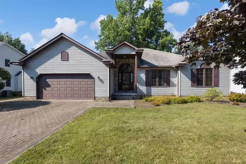 222 Oak Tree Ct, Erie, PA 16511