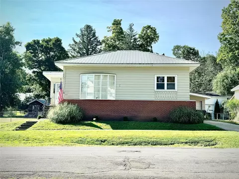 422 E South St, Corry, PA 16407