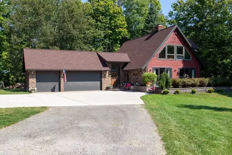 8621 Bargain Rd, Mckean, PA 16426