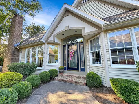 5245 Wolf Run Village Ln, Erie, PA 16505