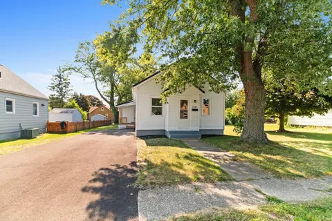 2216 Pear St, Erie, PA 16510