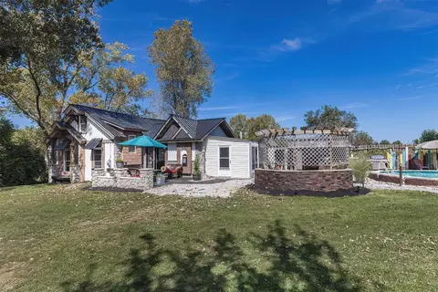 8016 Williams Rd, North East, PA 16428