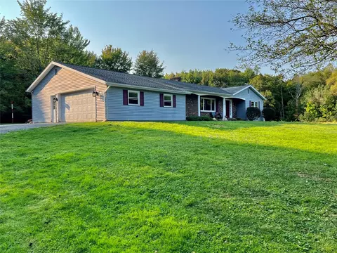 9440 Dewey Rd, Waterford, PA 16441