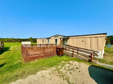 18592 Birch Dr, Saegertown, PA 16433