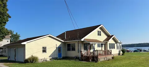 11434 Phil Miller Ln, Conneaut Lake, PA 16316