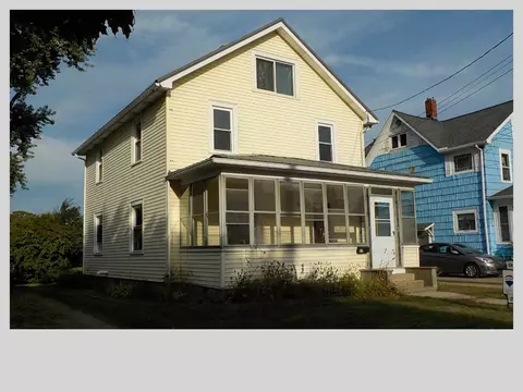 23 S Washington St, North East, PA 16428