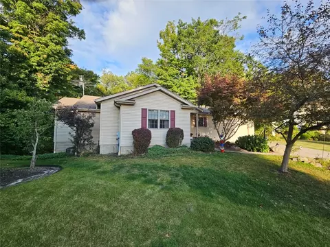 1247 Applejack Dr, Erie, PA 16509