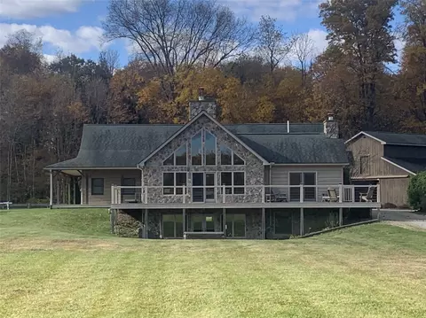 13683 Gordon Rd, Conneaut Lake, PA 16316