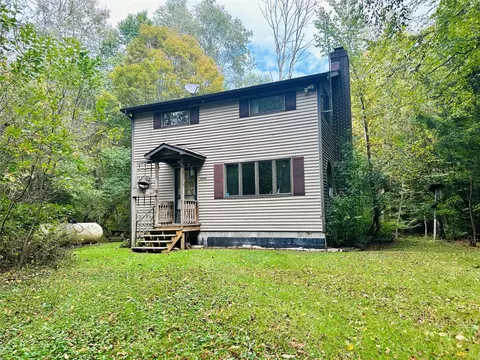 4040 Egypt Hollow Rd, Russell, PA 16345