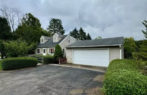 1011 W Townhall Rd, Waterford, PA 16441