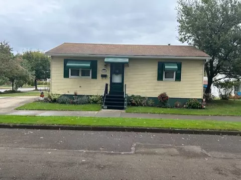 1944 Oxford St, Erie, PA 16505