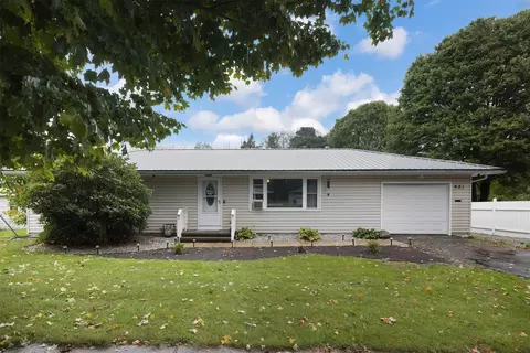 921 E South St, Corry, PA 16407