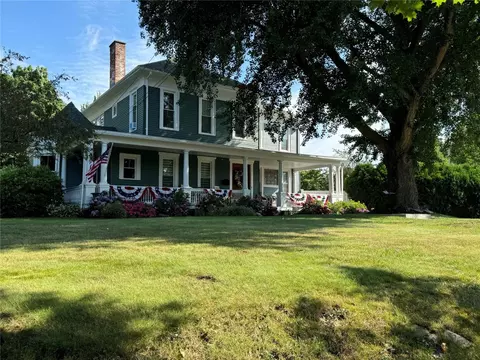 50 W Main St, North East, PA 16428