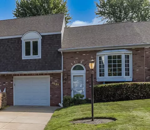 3229 Georgian Ct, Erie, PA 16506