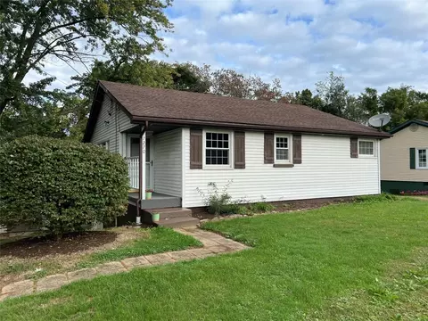 7270 Curtze Dr, Fairview, PA 16415