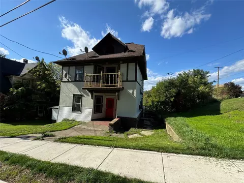 2 S Irvine St, Warren, PA 16365