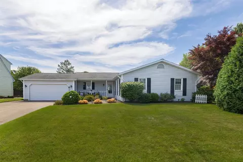 4927 King Arthur Dr, Erie, PA 16506