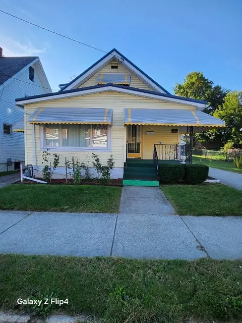 943 E 28th St, Erie, PA 16504