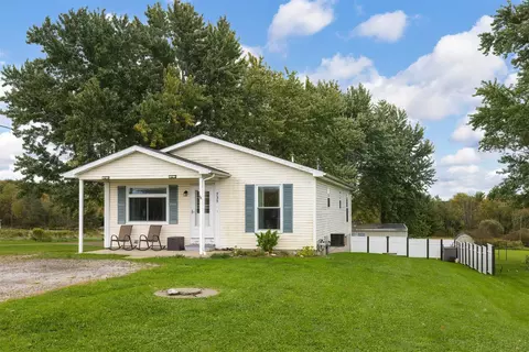 735 Zwilling Rd W, Erie, PA 16509