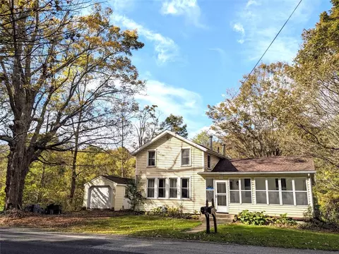 10010 Old Route 99 Rte, Mckean, PA 16426