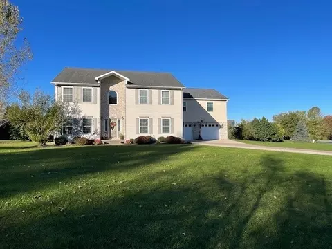 10195 Tiger Lily Ln, Waterford, PA 16441