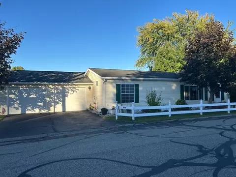 572 Shadybrook Cir W, Girard, PA 16417