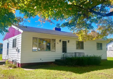 754 Cherry St, Waterford, PA 16441