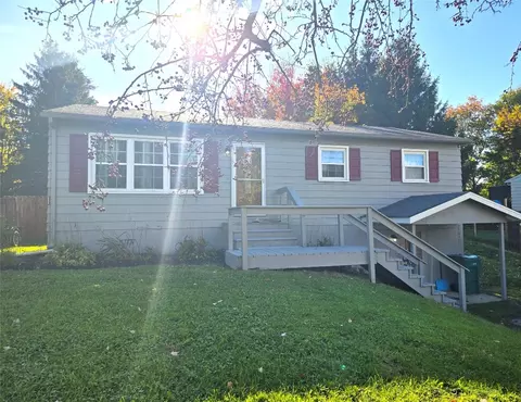 21645 Golden Dr, Meadville, PA 16335