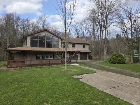 1590 Lee Rd, Waterford, PA 16441