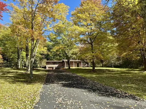 17046 18 Hwy, Conneautville, PA 16406