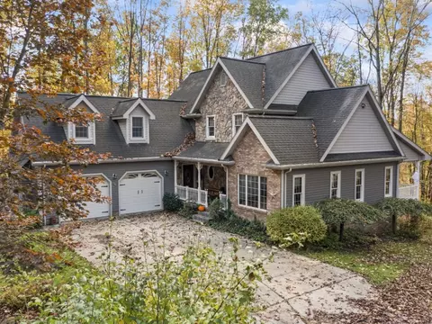 13860 Hickory Ln, Conneaut Lake, PA 16316