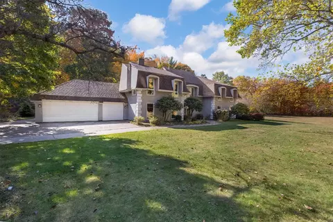 610 Manchester Rd, Fairview, PA 16415
