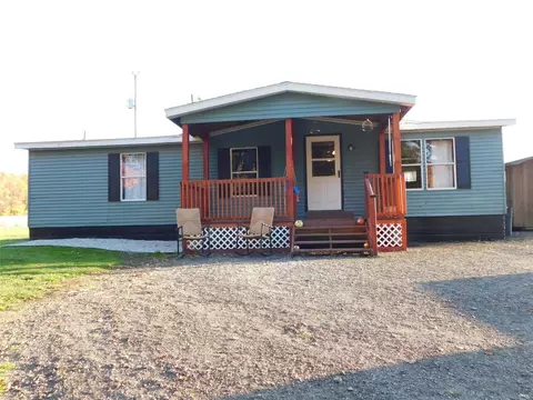 9077 Carberry Rd, Albion, PA 16401