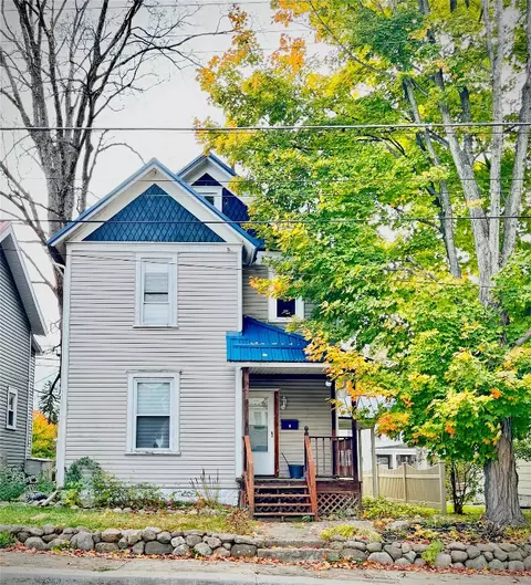692 Alden St, Meadville, PA 16335