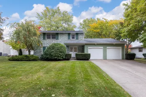 5029 Robinhood Ln, Erie, PA 16509